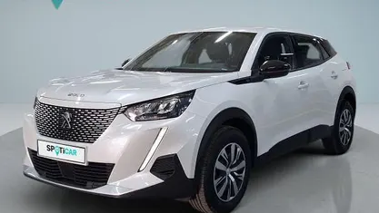 Usado Peugeot e-2008 100 kW (136 HP) 2023 SUV