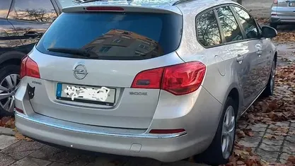 Cinzento Usado 2014 Opel Astra Carrinha | € 8.500 (Preço justo)