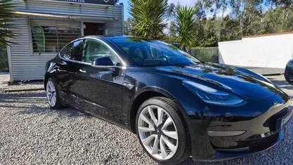 Usado 2019 Tesla Model 3 Sedan | € 20.250 (Bom preço)