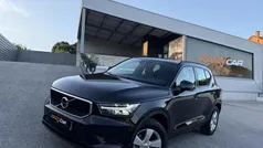 Preto Usado 2021 Volvo XC40 Momentum SUV | € 23.990 (Preço justo)