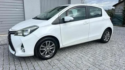 Usado 2015 Toyota Yaris Active Citadino | € 10.950 (Preço justo)