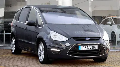 Cinza Usado 2013 Ford S-MAX Titanium Monovolume | € 15.990 (Preço justo)