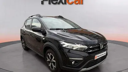 Usado Dacia Sandero Comfort 91 HP (66 kW) 2022 Preto Sedan