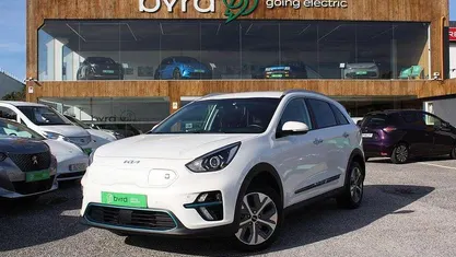 Branco Usado 2021 Kia e-Niro SUV | € 20.900 (Preço justo)