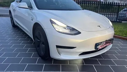 Usado 2019 Tesla Model 3 Standard Range Plus Sedan | € 20.900 (Preço justo)
