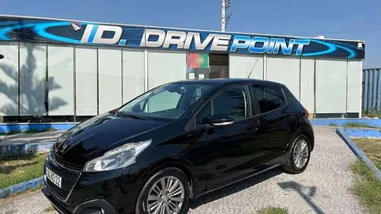 Usado Peugeot 208 Signature Sky 82 HP (60 kW) 2019 Citadino