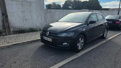 Preto Usado 2018 VW Polo Comfortline Sedan | € 13.000 (Preço justo)