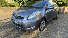 Cinza Usado 2010 Toyota Yaris Comfort | € 9.500 (Preço justo)