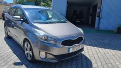 Cinzento Usado 2015 Kia Carens Monovolume | € 12.450 (Preço justo)
