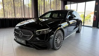 Preto Usado 2024 Mercedes E300 | € 59.900 (Bom preço)