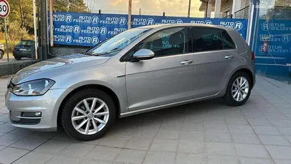 Cinza Usado 2016 VW Golf VII Trendline Citadino | € 13.900 (Preço justo)