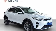 Branco Usado 2018 Kia Stonic SUV | € 13.850 (Preço justo)