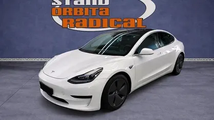 Branco Usado 2020 Tesla Model 3 Sedan | € 23.950 (Preço justo)