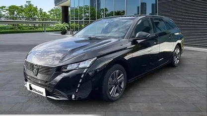 Usado Peugeot 308 SW Style 136 HP (100 kW) 2025 Preto Carrinha