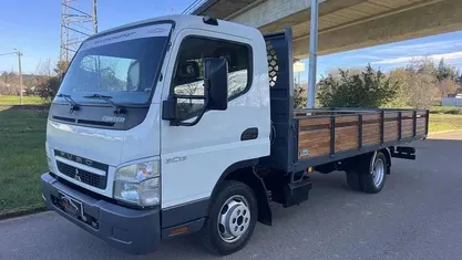 Usado Mitsubishi Canter 130 HP (95 kW) 2013 Branco