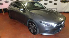Cinzento Usado 2022 Mercedes CLA250e Sedan | € 32.400 (Bom preço)
