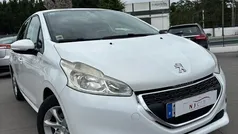 Usado 2015 Peugeot 208 Style Citadino | € 8.500 (Preço justo)