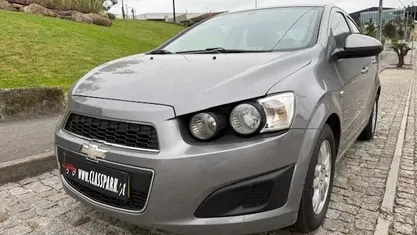 Cinzento Usado 2012 Chevrolet Aveo LT Sedan | € 6.900