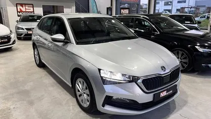 Usado Skoda Scala 95 HP (69 kW) 2023 Cinzento Citadino