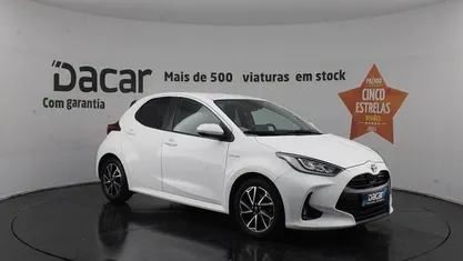 Branco Usado 2021 Toyota Yaris Hybrid Executive | € 17.599 (Preço justo)
