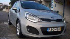 Cinzento Usado 2014 Kia Rio | € 9.600 (Preço justo)