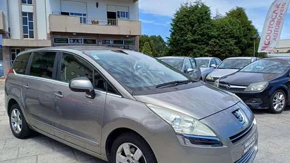 Usado Peugeot 5008 110 HP (80 kW) 2010 Outra Monovolume
