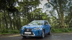 Azul Usado 2021 Lexus UX 300e SUV | € 32.950