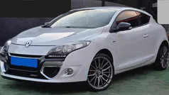 Branco Usado 2013 Renault Mégane III Bose Edition Citadino | € 9.900 (Preço justo)