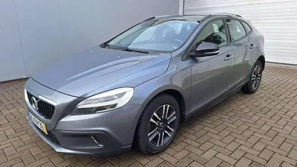 Cinzento Usado 2019 Volvo V40 CC Carrinha | € 14.500 (Bom preço)