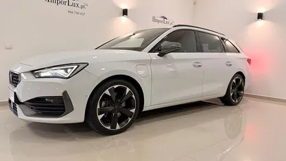 Branco Usado 2023 Cupra Leon | € 25.500 (Preço justo)