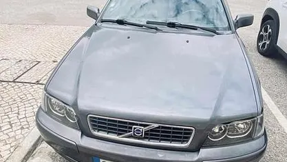 Cinzento Usado 2004 Volvo S40 Sedan | € 2.500
