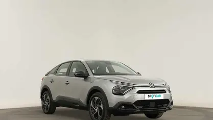 Cinzento Usado 2024 Citroën C4 PureTech Sedan | € 19.290 (Preço justo)