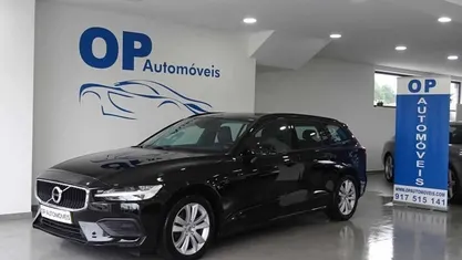 Usado Volvo V60 Momentum 150 HP (110 kW) 2019 Preto Carrinha