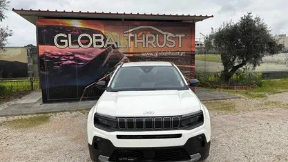 Usado Jeep Avenger 101 HP (74 kW) 2025 Branco SUV