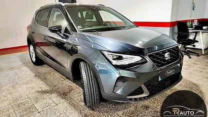 Cinza Usado 2023 Seat Arona FR SUV | € 17.900 (Preço justo)