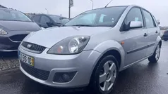 Cinzento Usado 2006 Ford Fiesta Citadino | € 3.980 (Preço justo)