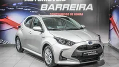 Cinza Usado 2021 Toyota Yaris Hybrid Comfort | € 20.900 (Preço justo)