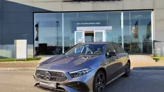 Cinza mountain Usado 2023 Mercedes A250 Premium Citadino | € 43.390 (Preço justo)