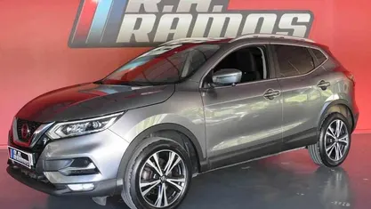 Usado Nissan Qashqai N-Connecta 115 HP (84 kW) 2020 Cinzento SUV