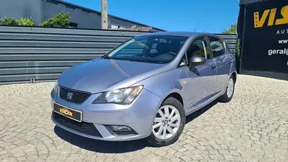 Cinza Usado 2017 Seat Ibiza Reference Citadino | € 10.990 (Preço justo)