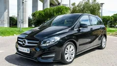 Preto Usado 2015 Mercedes B180 Style Monovolume | € 17.950 (Preço justo)