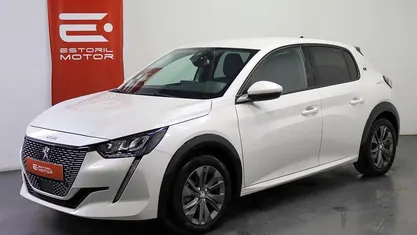 Branco Usado 2021 Peugeot e-208 Allure Citadino | € 18.500 (Preço justo)