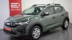 Verde Usado 2024 Dacia Sandero Essentiel Citadino | € 16.950 (Preço justo)
