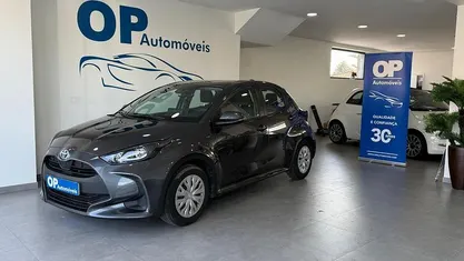 Preto Usado 2022 Toyota Yaris Hybrid Sport Sedan | € 19.450 (Bom preço)