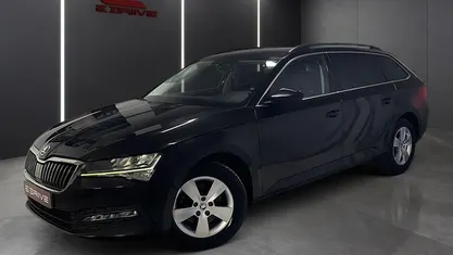 Usado Skoda Superb Style 150 HP (110 kW) 2022 Preto Carrinha