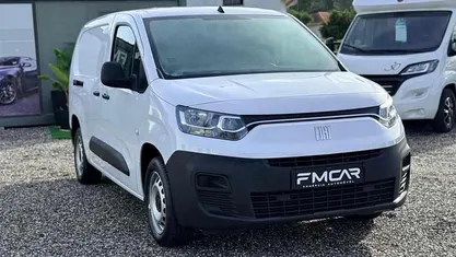 Branco Usado 2023 Fiat Doblò Monovolume | € 15.490 (Preço justo)