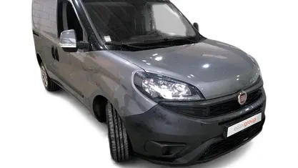 Usado Fiat Doblò Easy 95 HP (69 kW) 2018 Cinza Monovolume