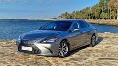 Cinza Usado 2019 Lexus ES300H Business Edition Sedan | € 36.000