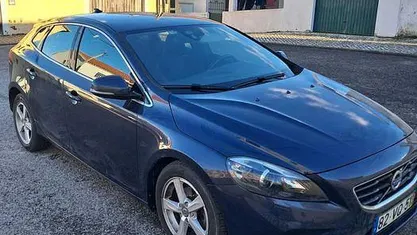 Usado 2014 Volvo V40 Momentum Sedan | € 9.200 (Preço justo)