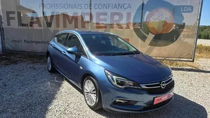 Usado Opel Astra 136 HP (100 kW) 2016 Azul Citadino